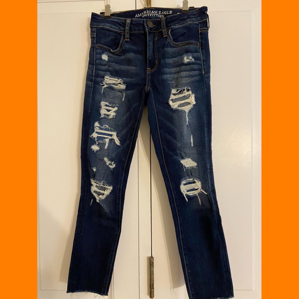 American Eagle Super Stretch Jegging Crop Blue Ripped Denim - Women’s Size 2